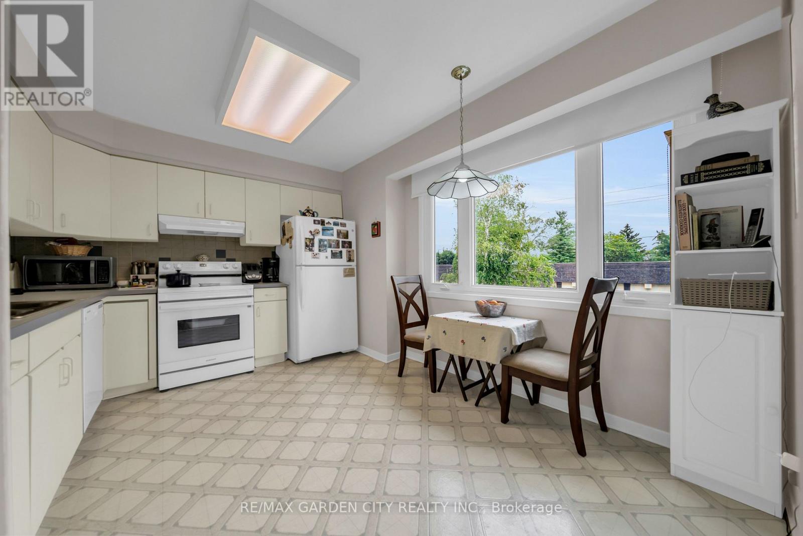 #4 -177 MAIN ST, #4