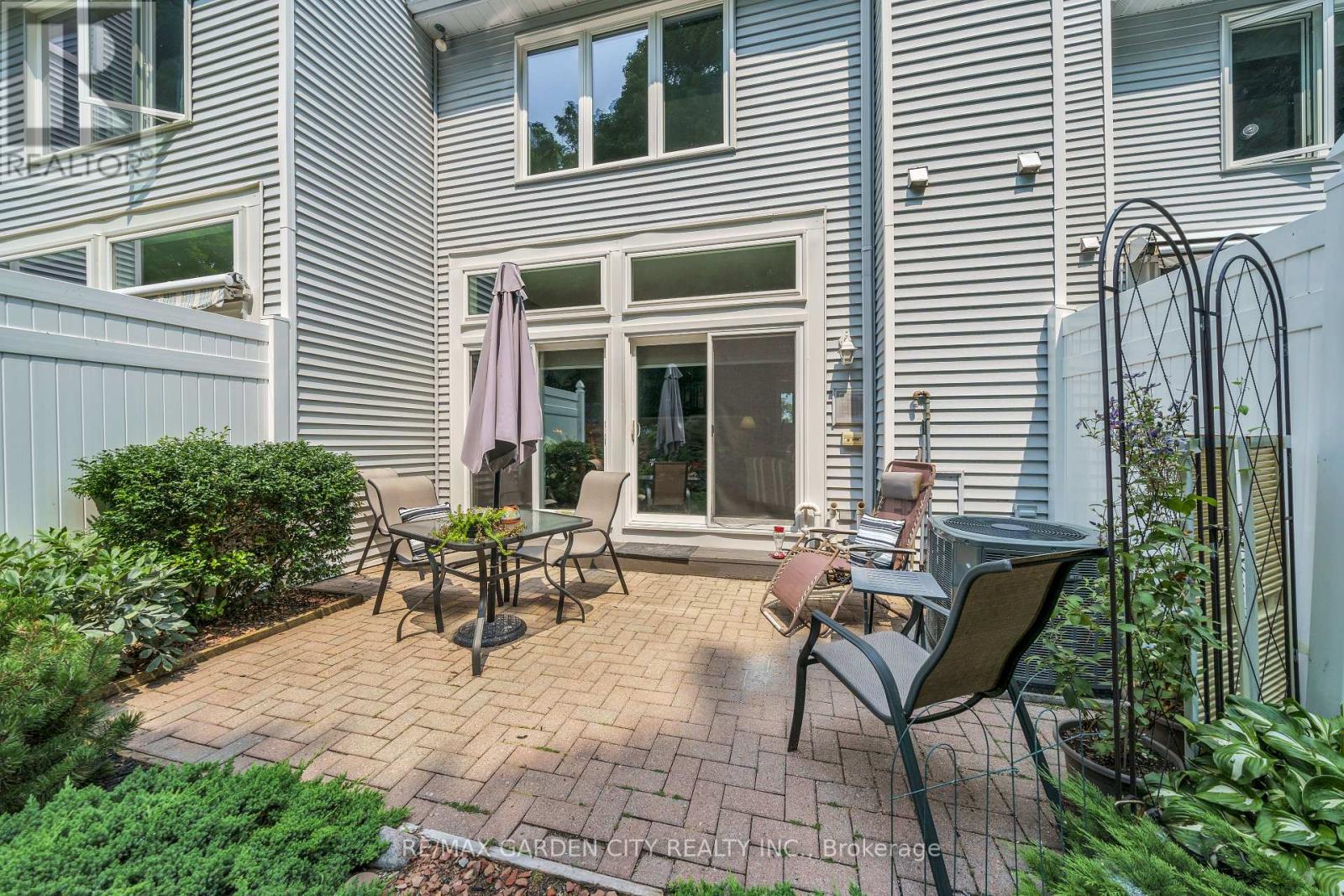 #4 -177 MAIN ST, #4