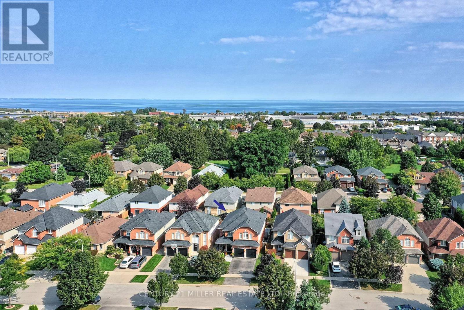54 HICKORY CRES