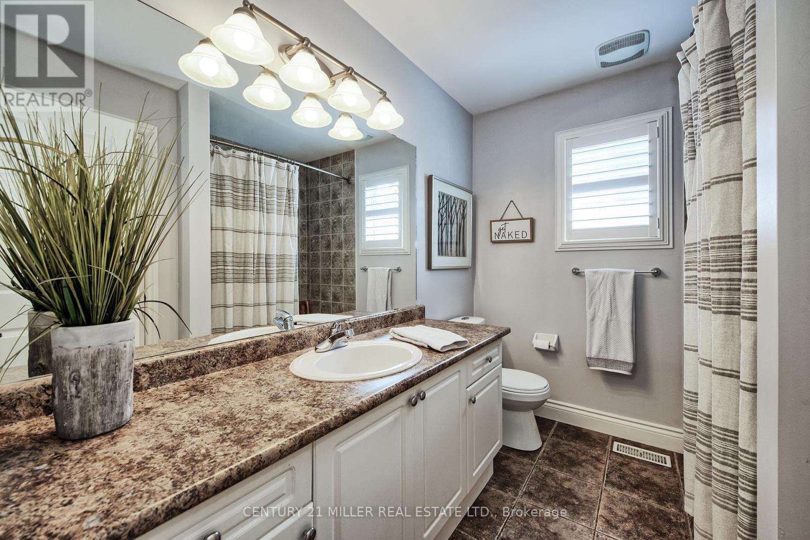 54 HICKORY CRES