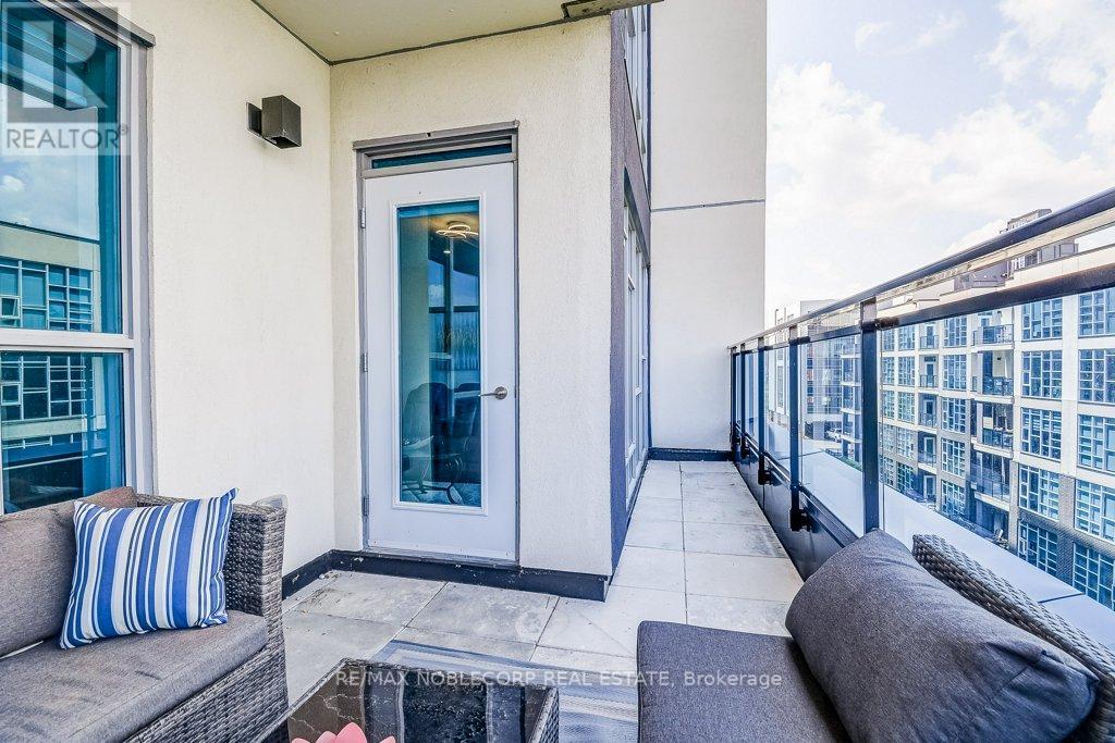 #442 -16 CONCORD PL, #442
