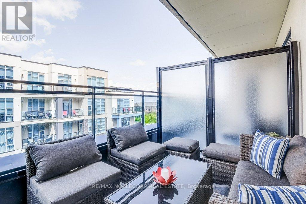 #442 -16 CONCORD PL, #442