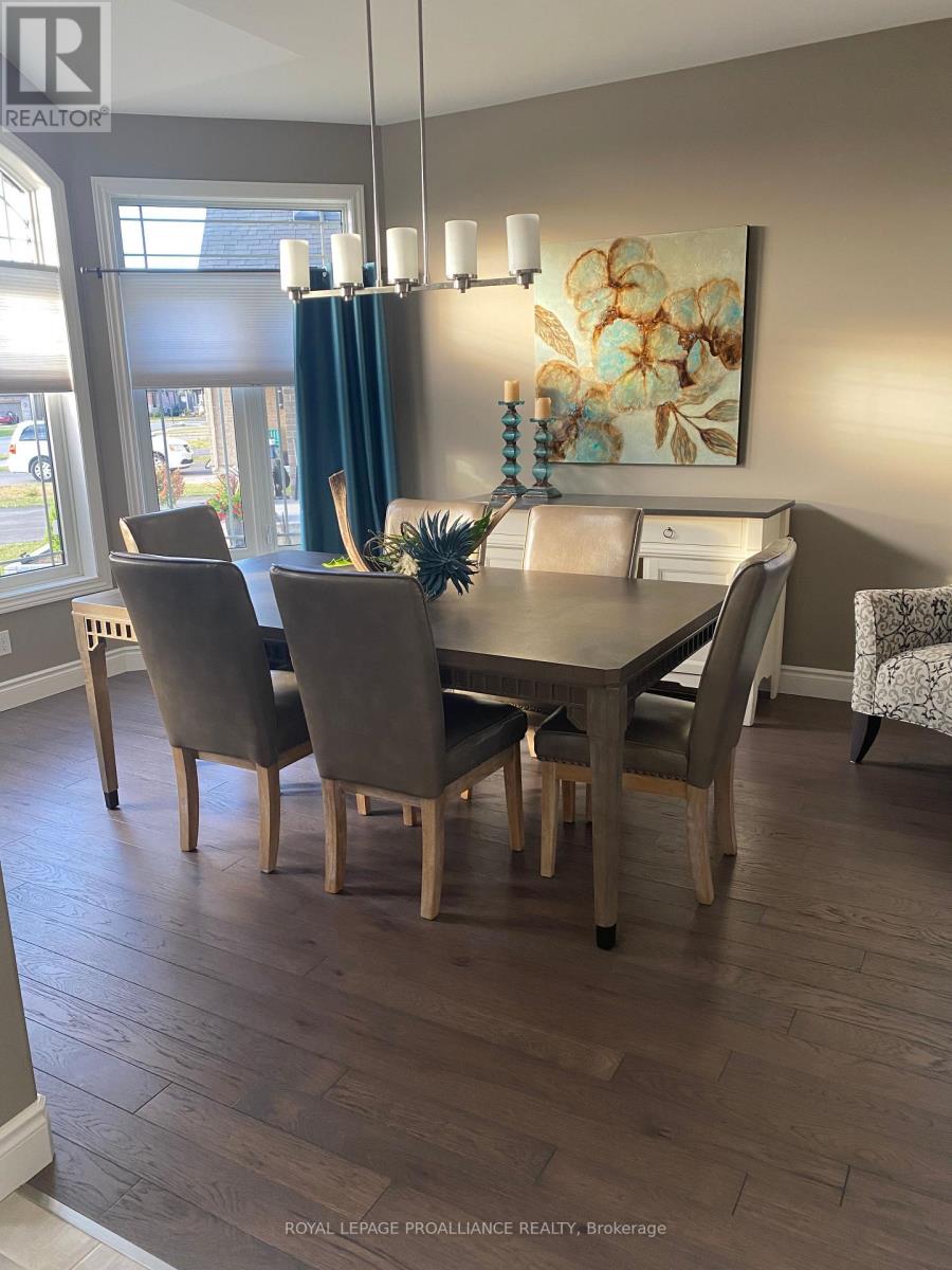 62 FARMINGTON CRES