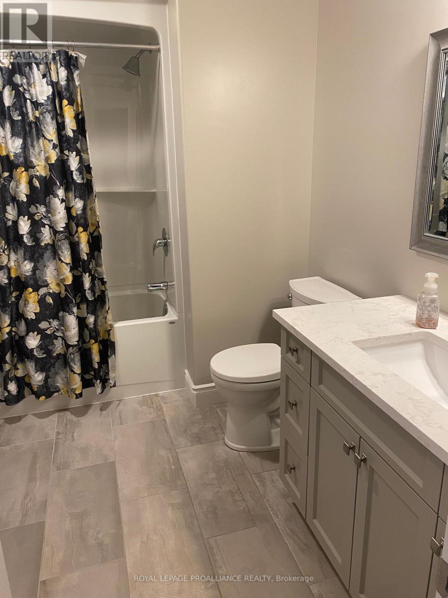 62 FARMINGTON CRES