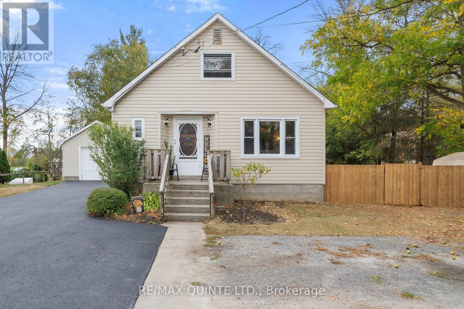 469 ASHLEY ST