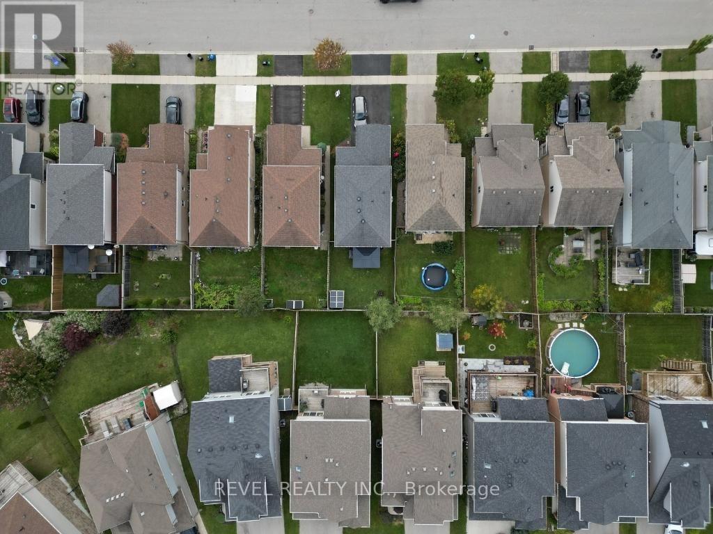 1055 MARQUETTE DR
