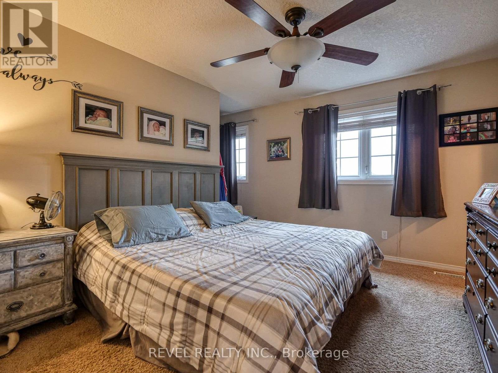 1055 MARQUETTE DR
