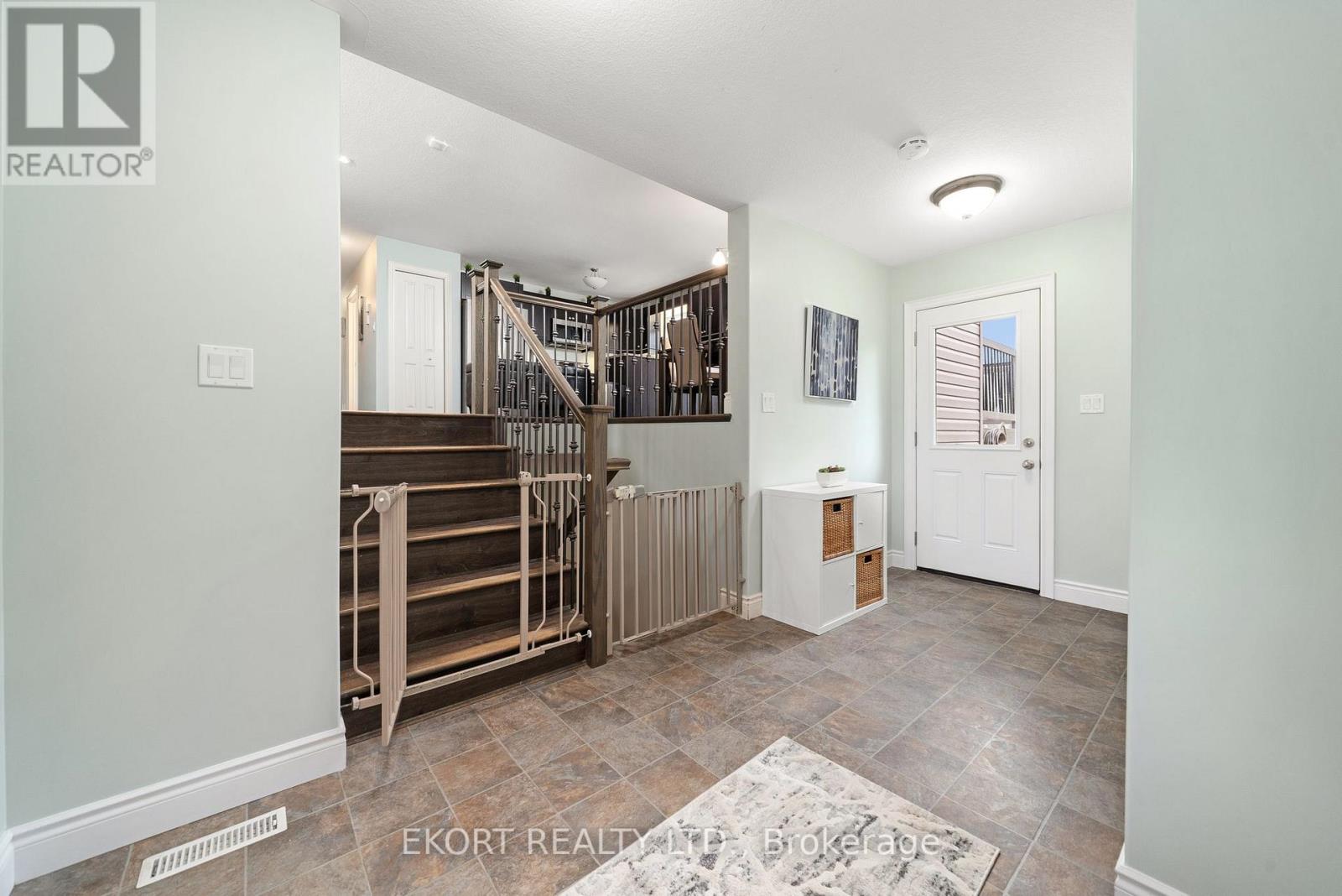 366 RAY RD