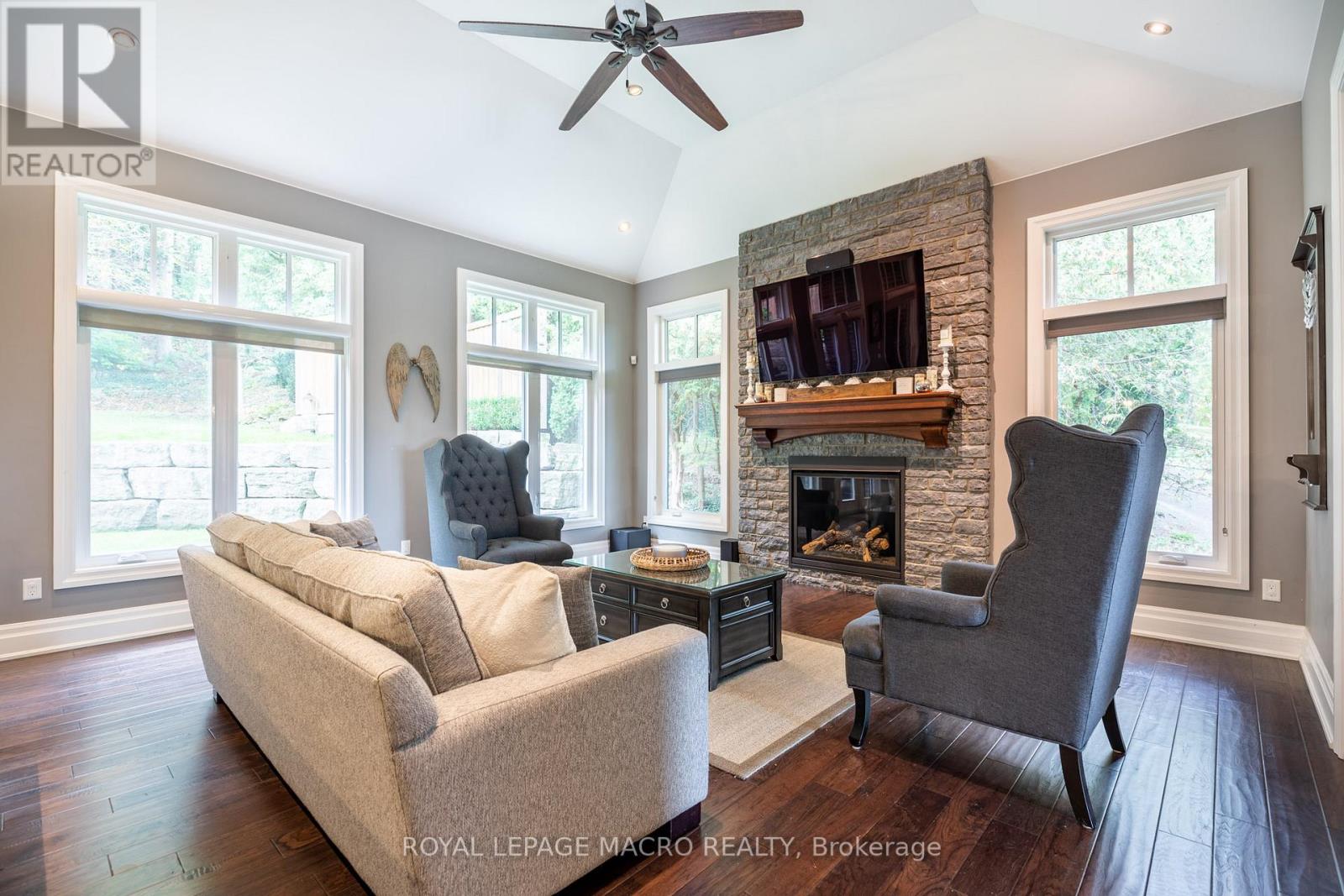 267 MAIN ST W