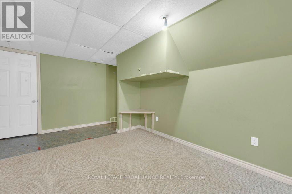 114 LISGAR ST
