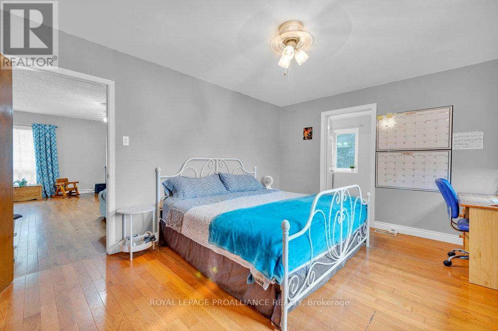 114 LISGAR ST