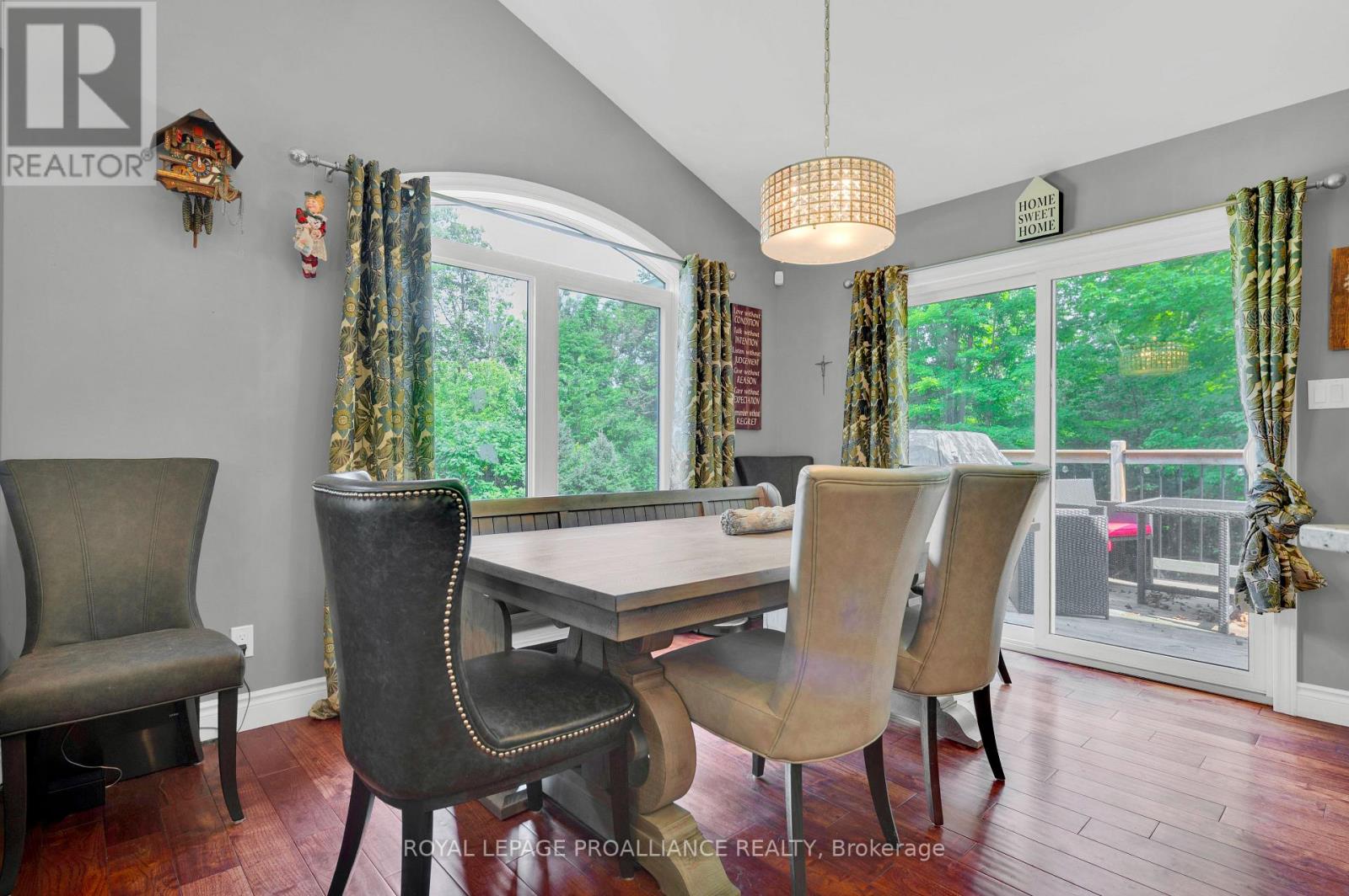 32 VICARI RD