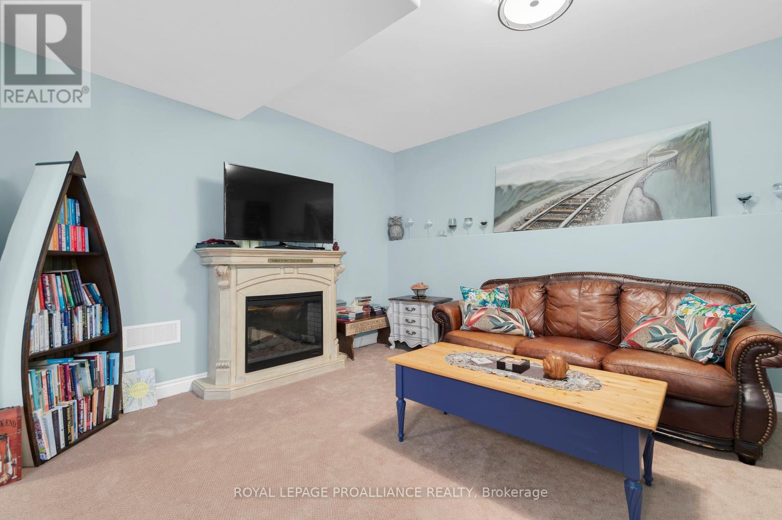 32 VICARI RD
