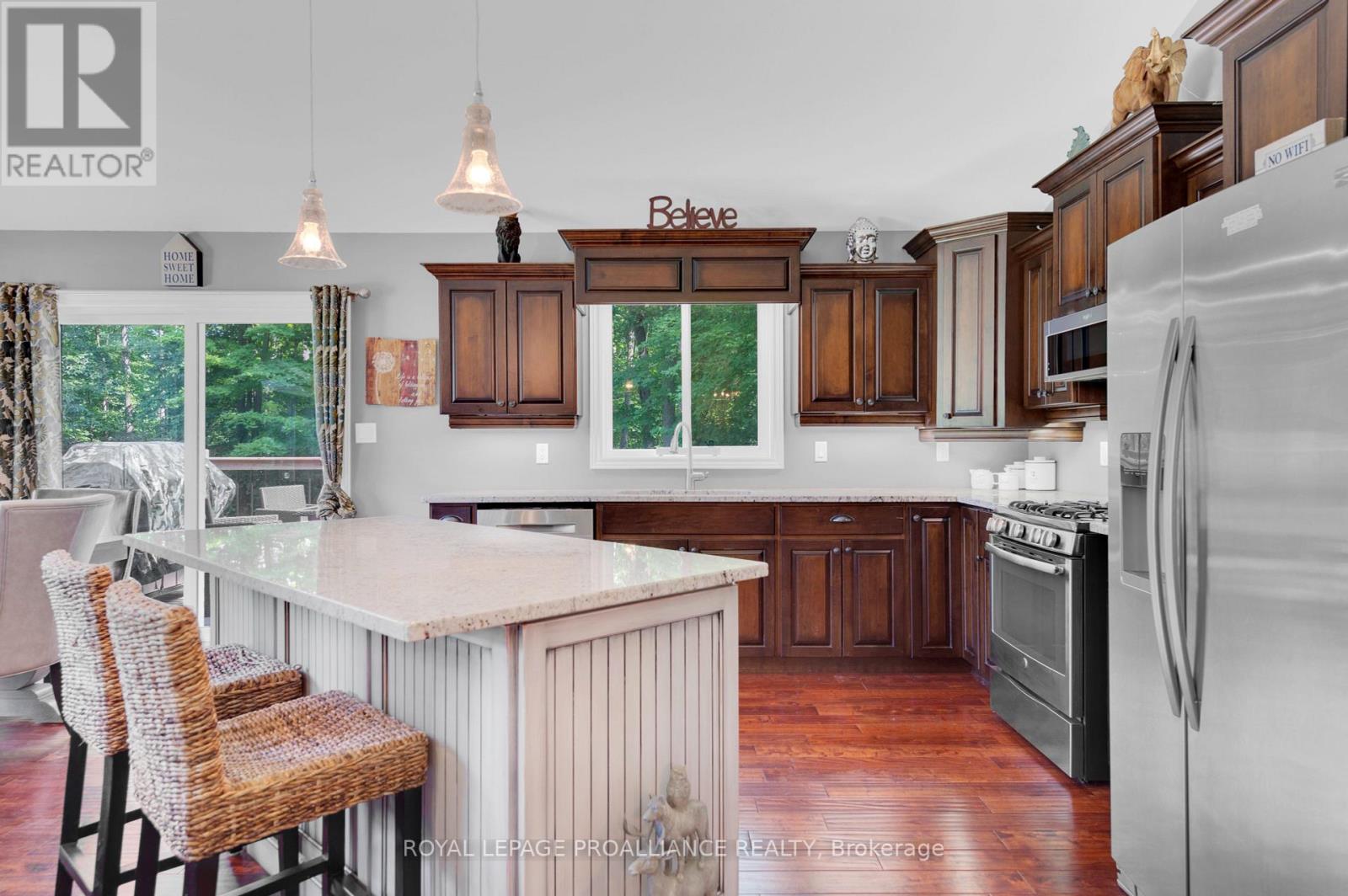 32 VICARI RD