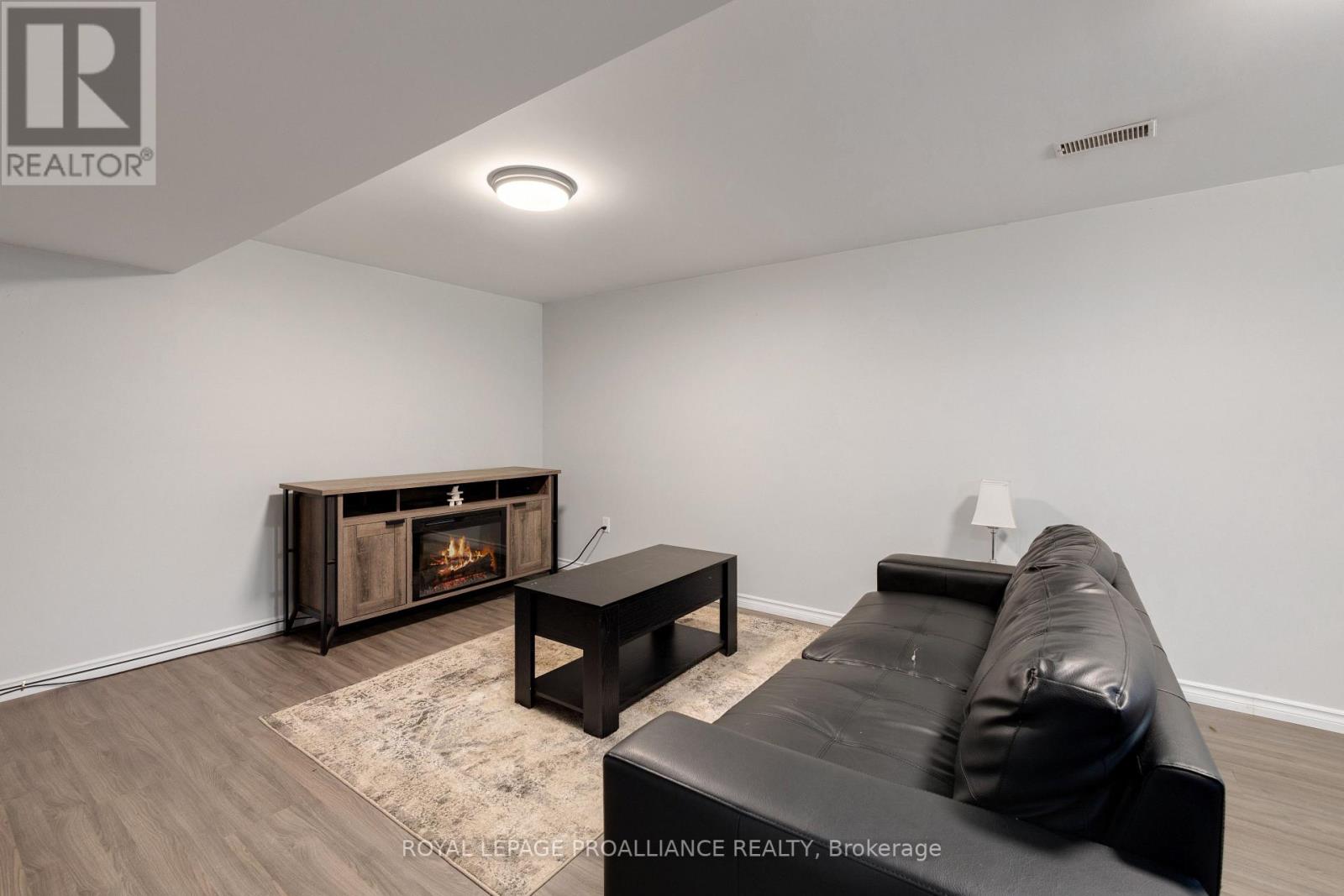 164 WRIGHT AVE