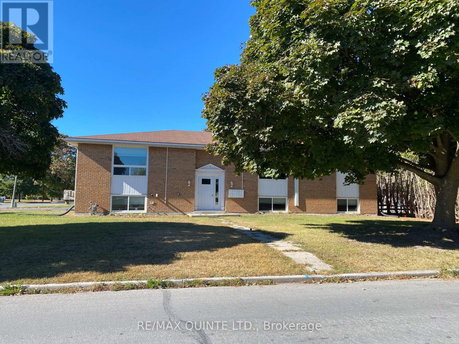 #4 -2 VILLAGE DR, #4