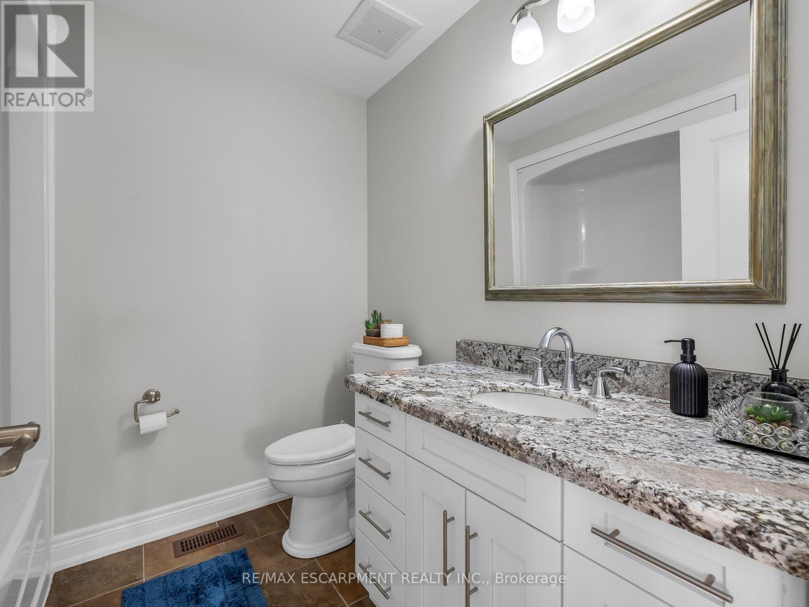 585 SMITHVILLE RD