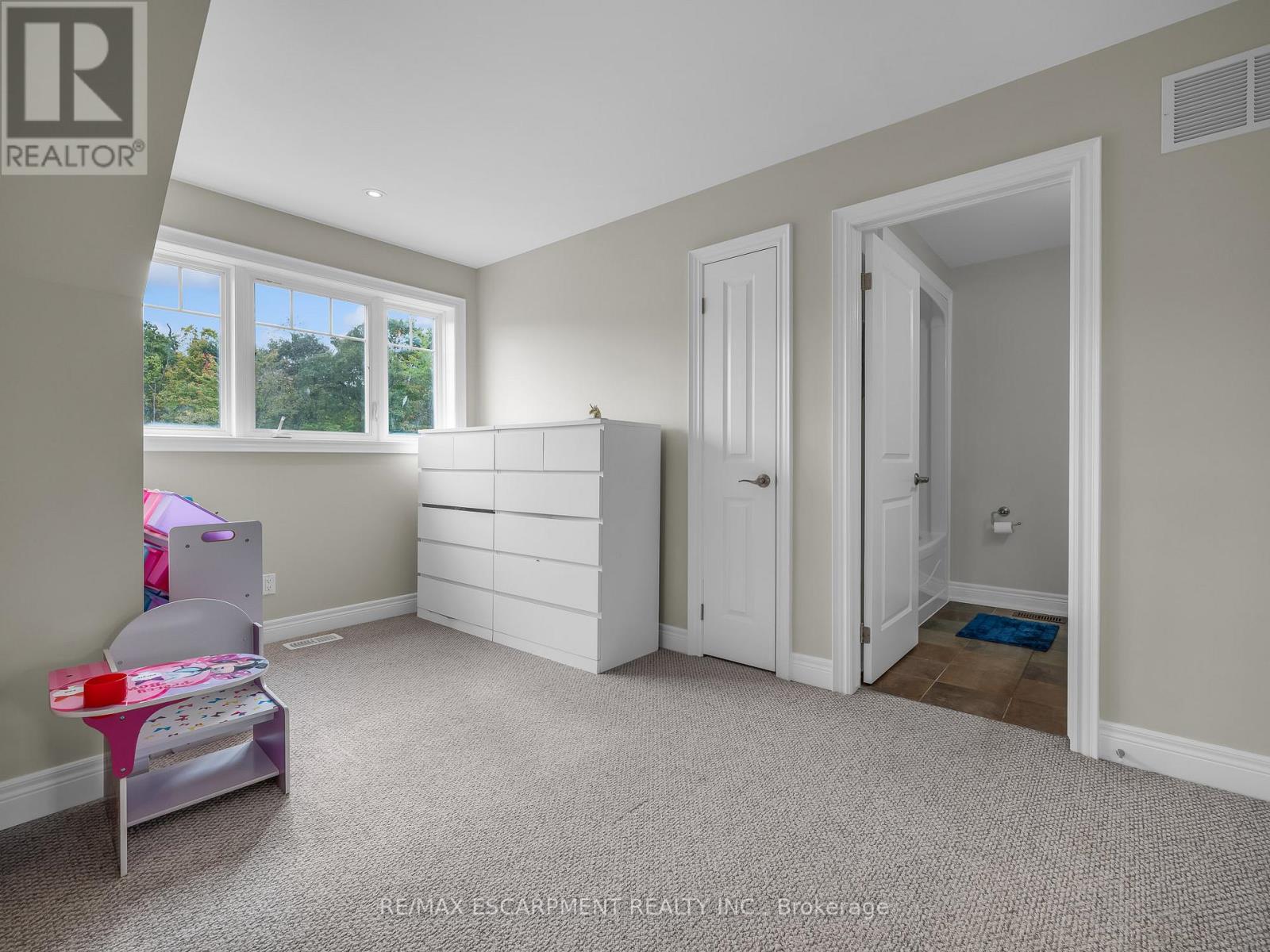 585 SMITHVILLE RD