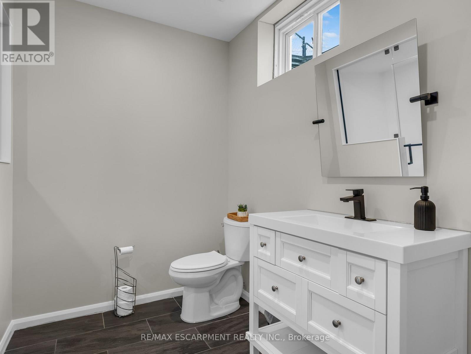 585 SMITHVILLE RD