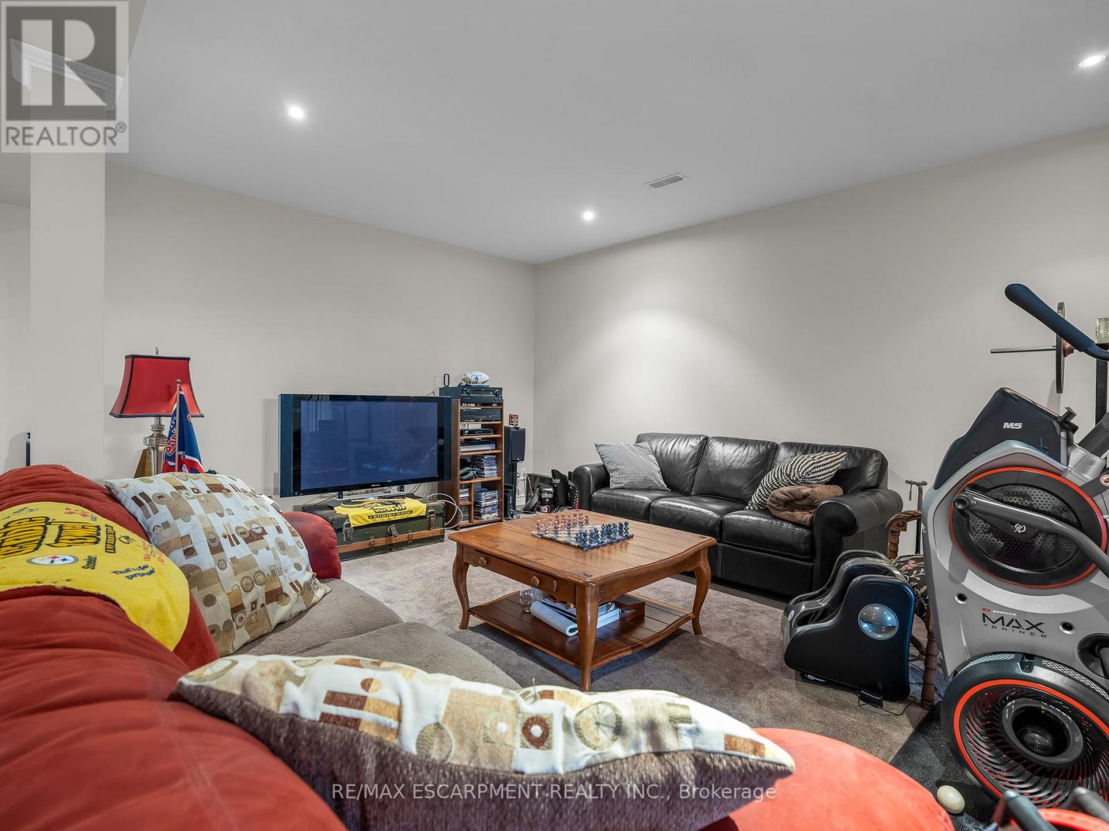 585 SMITHVILLE RD