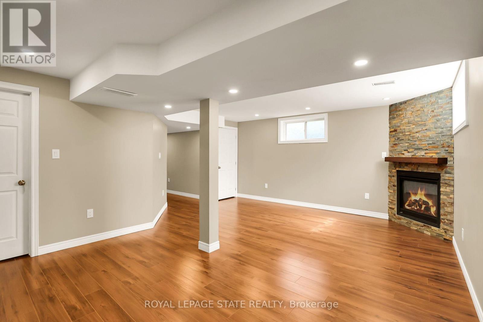 #14 -43 KERMAN AVE, #14
