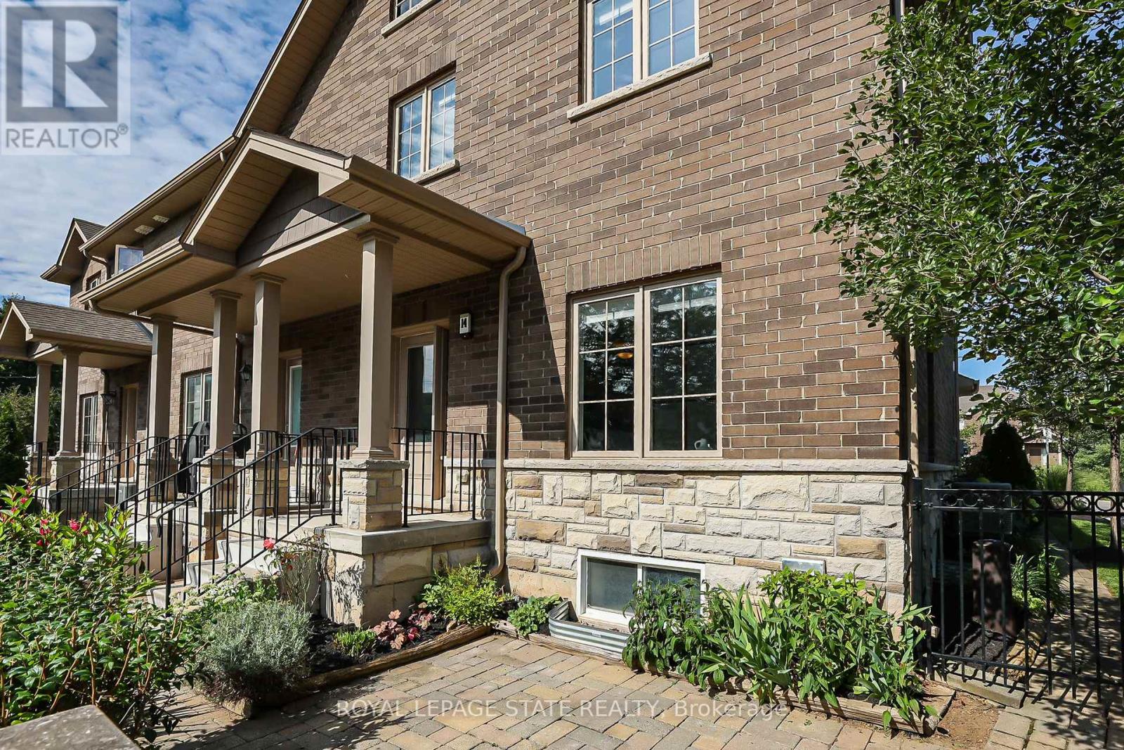 #14 -43 KERMAN AVE, #14