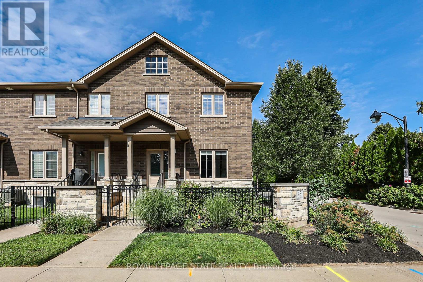 #14 -43 KERMAN AVE, #14