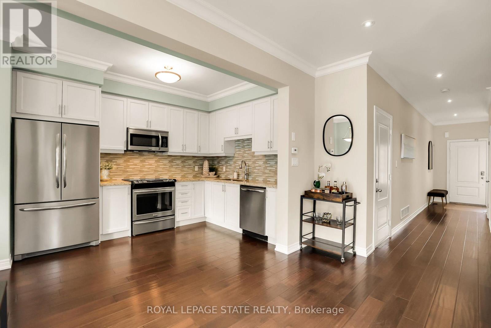 #14 -43 KERMAN AVE, #14