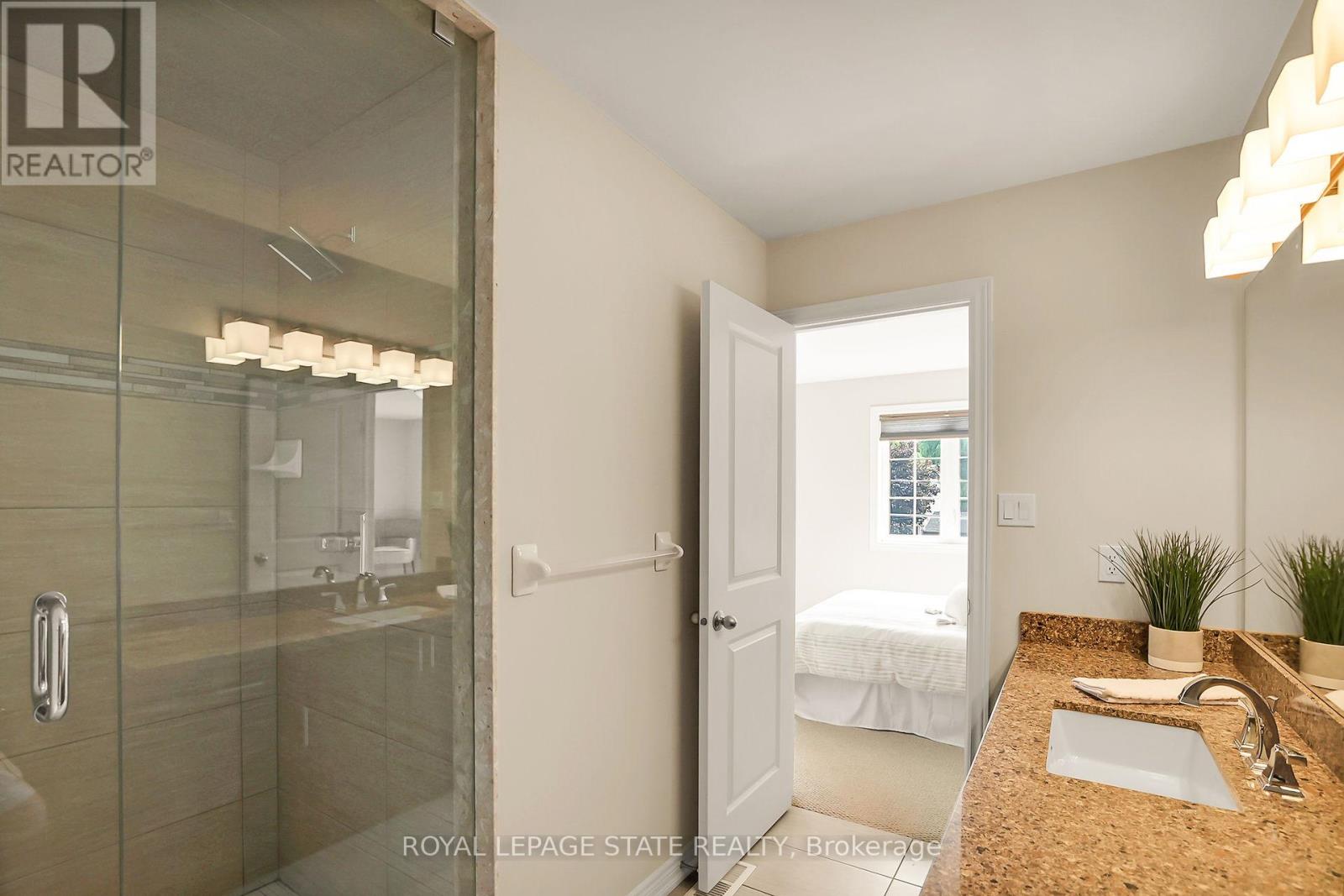 #14 -43 KERMAN AVE, #14