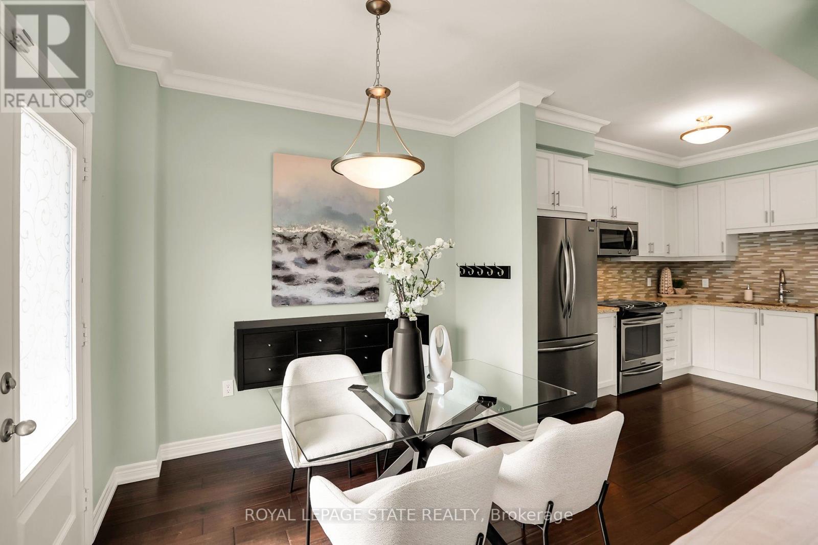 #14 -43 KERMAN AVE, #14