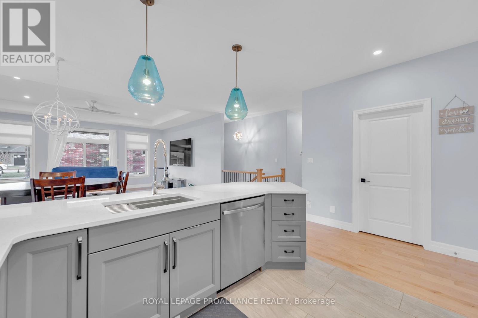 72 ESSEX DR