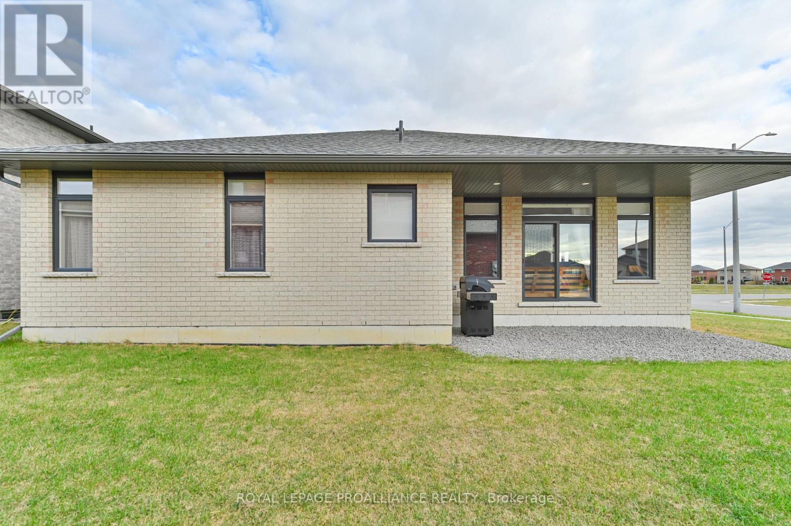 72 ESSEX DR