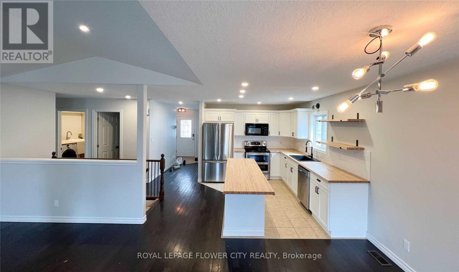31 FOX DEN DR N