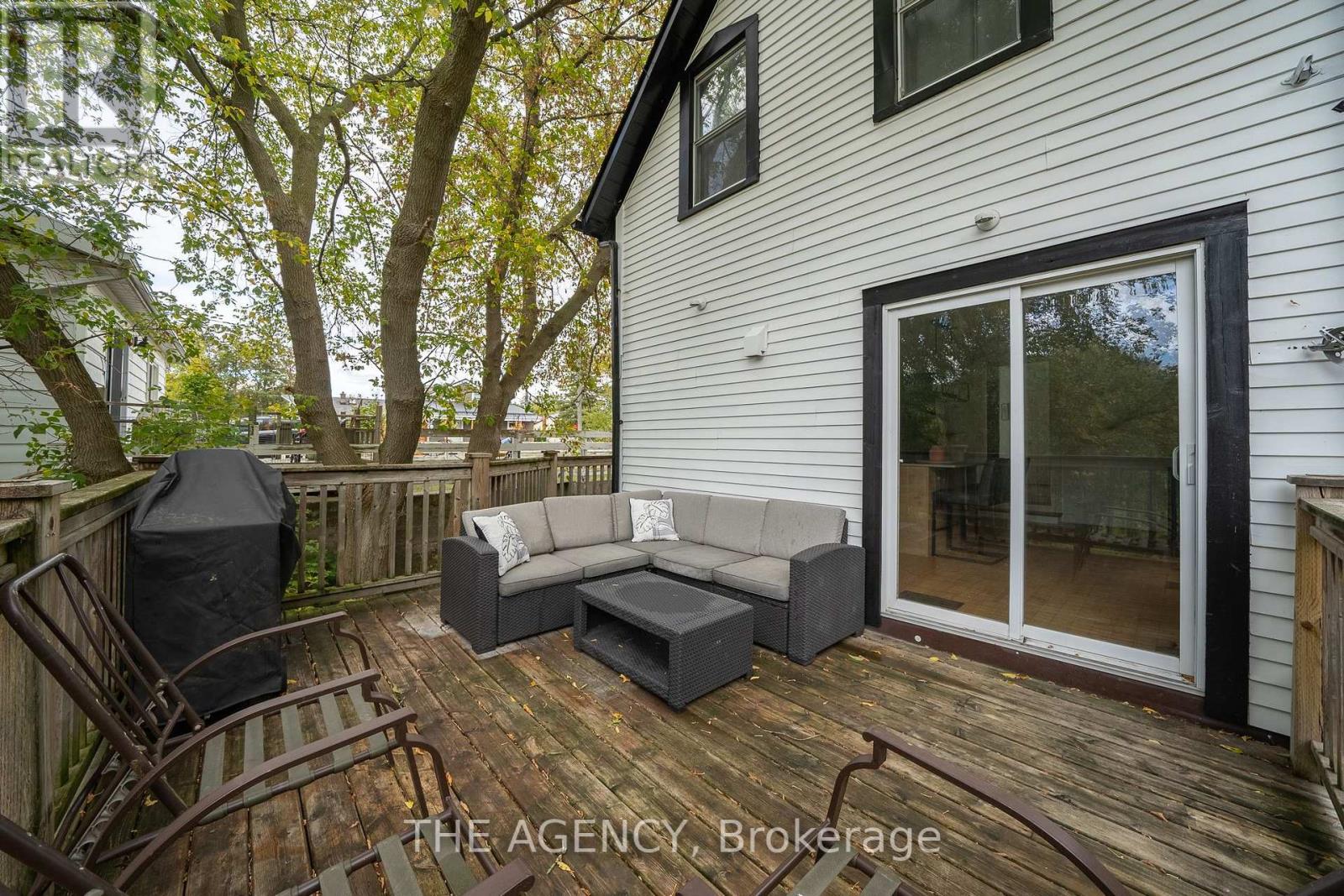 16 ELKS ST