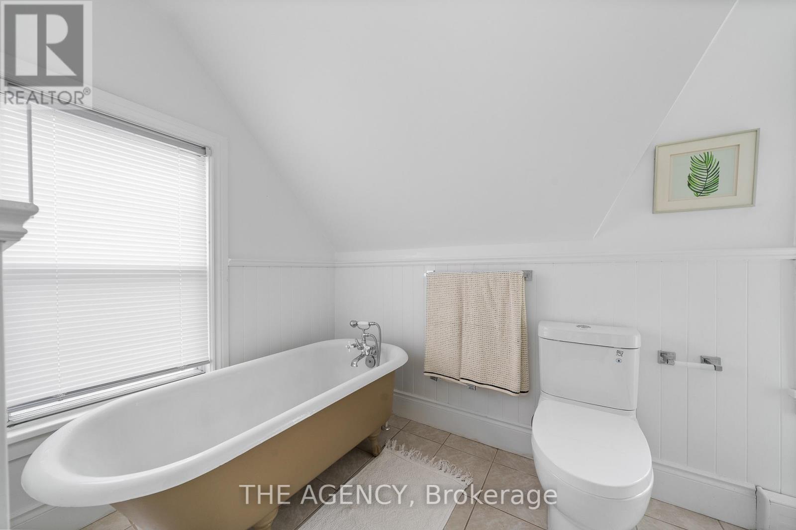 16 ELKS ST