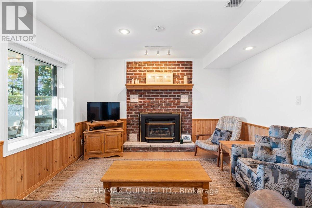 48 QUINTE VIEW RD