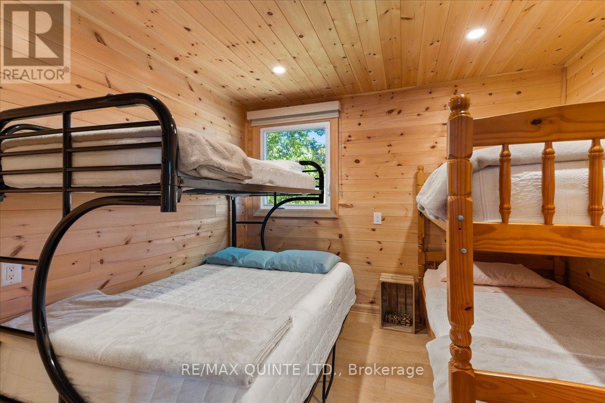 48 QUINTE VIEW RD