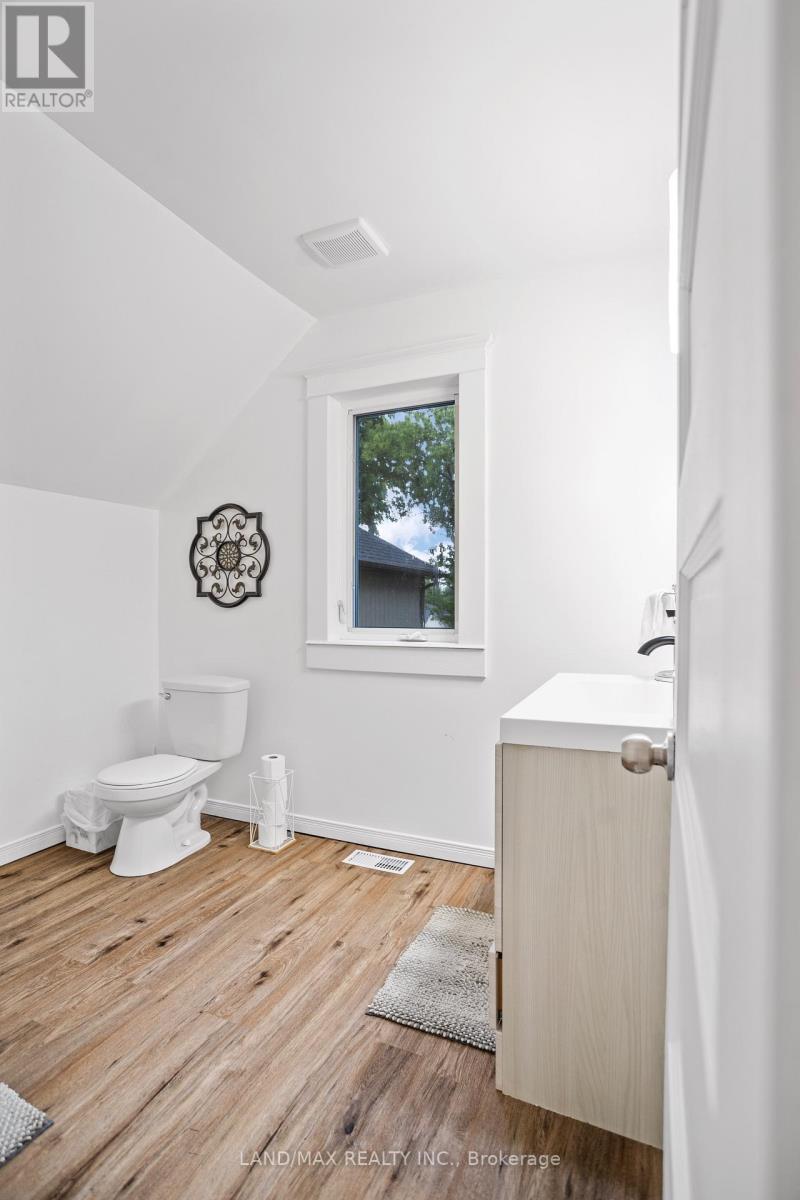 25 PADDINGTON AVE