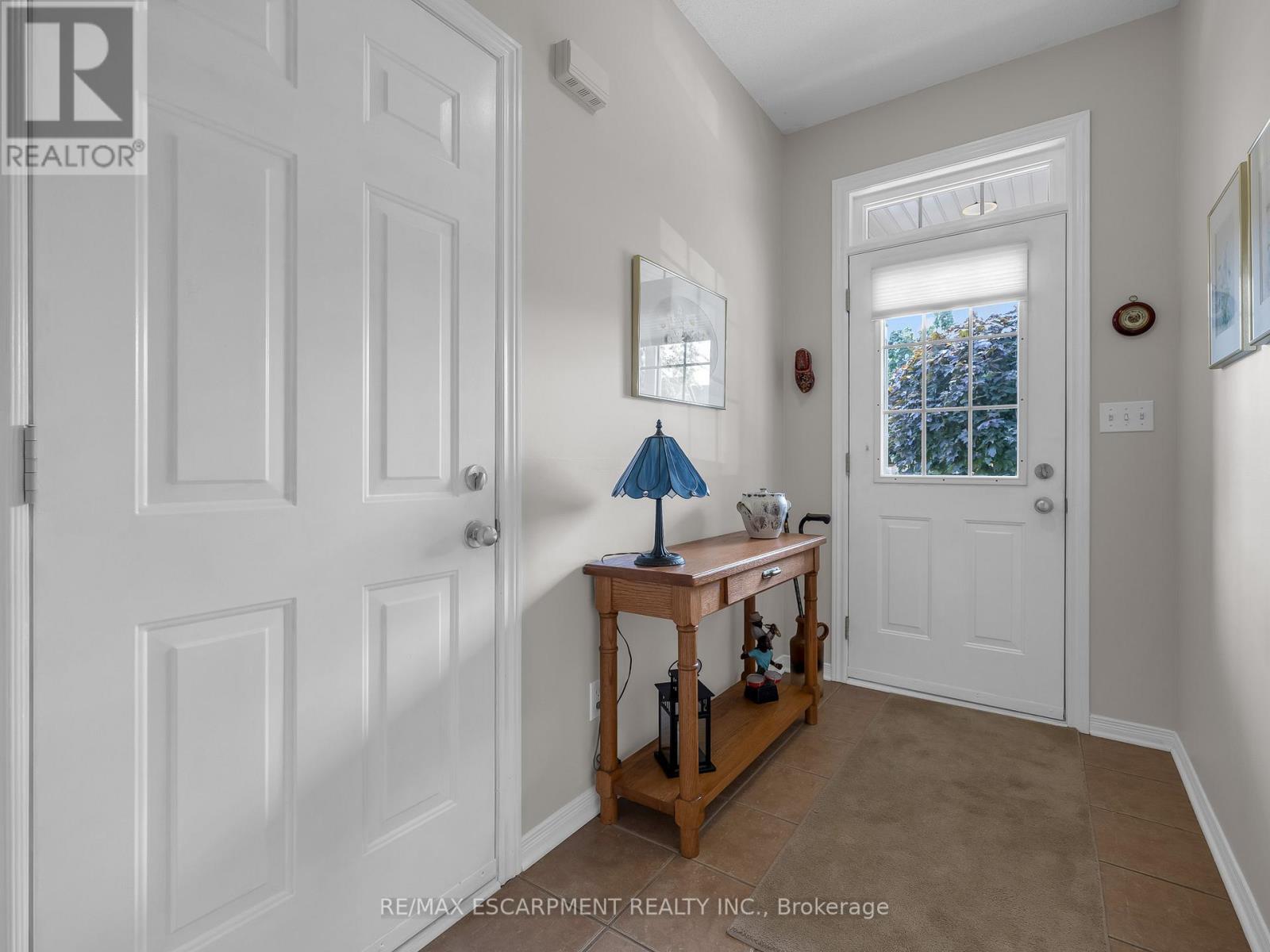 34 WENTWORTH DR