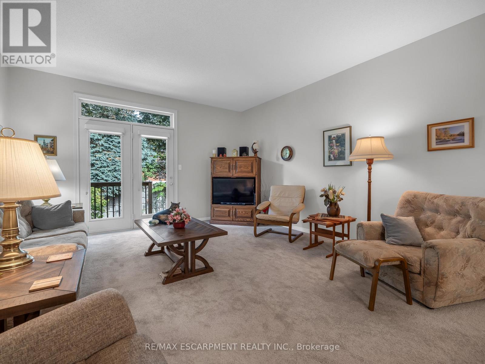 34 WENTWORTH DR