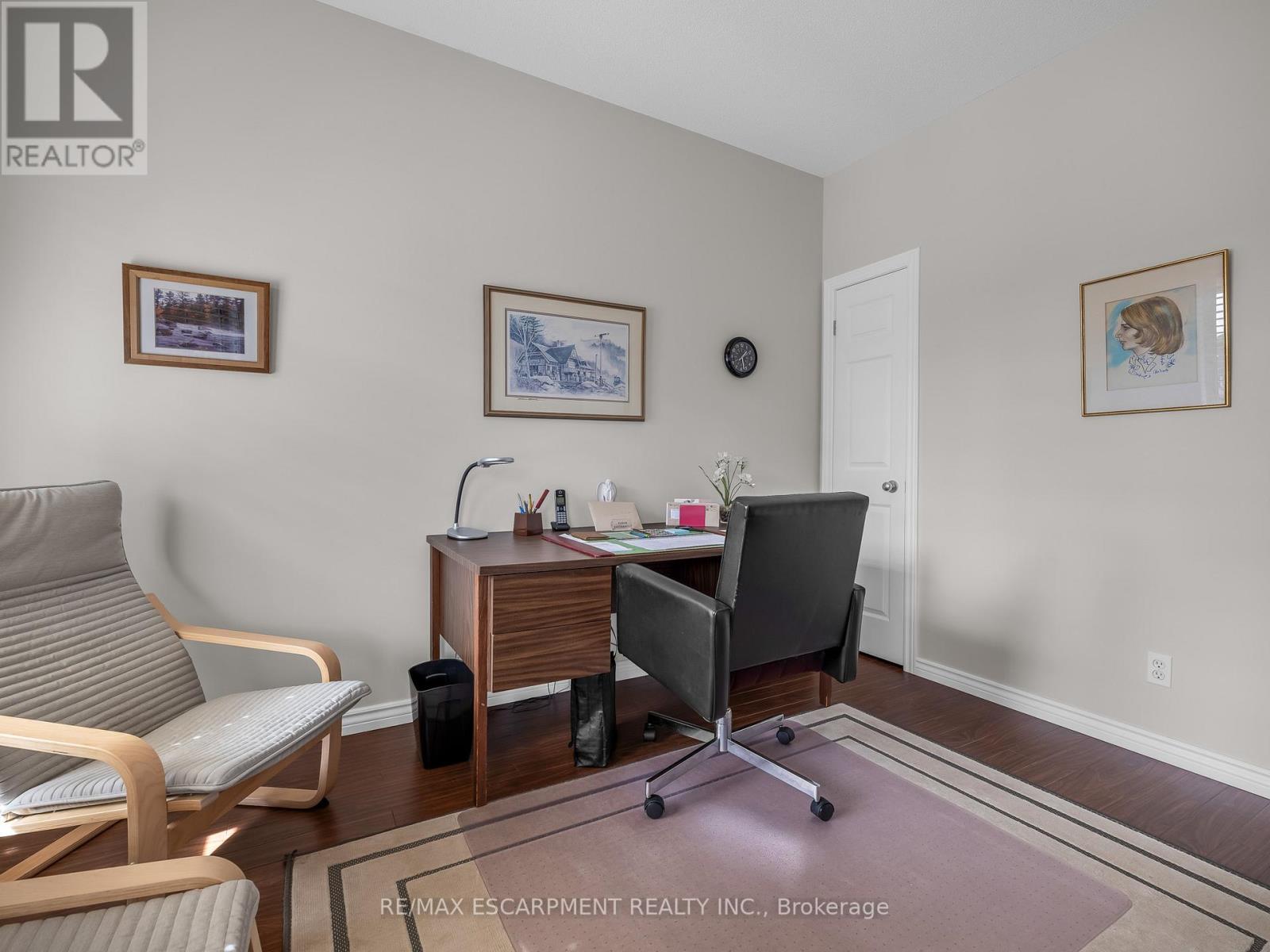 34 WENTWORTH DR