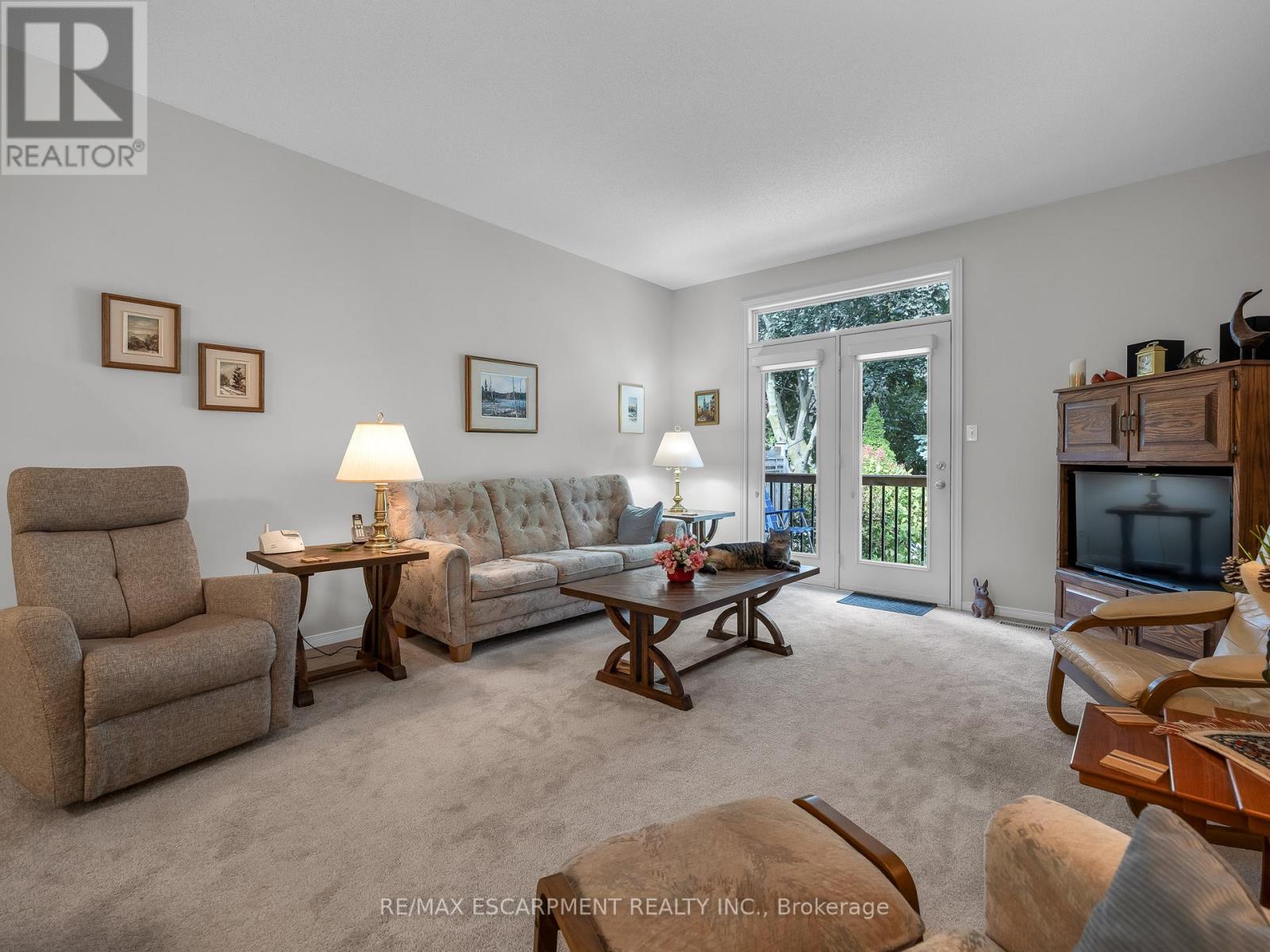 34 WENTWORTH DR