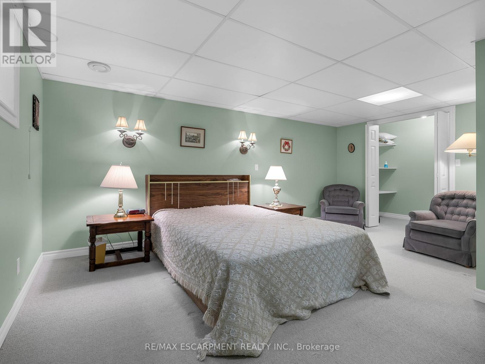 34 WENTWORTH DR