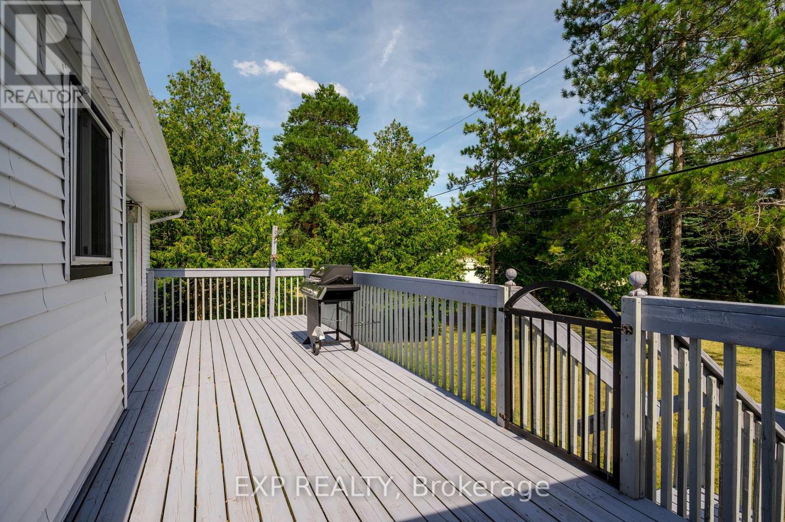 150 BAYVIEW DR