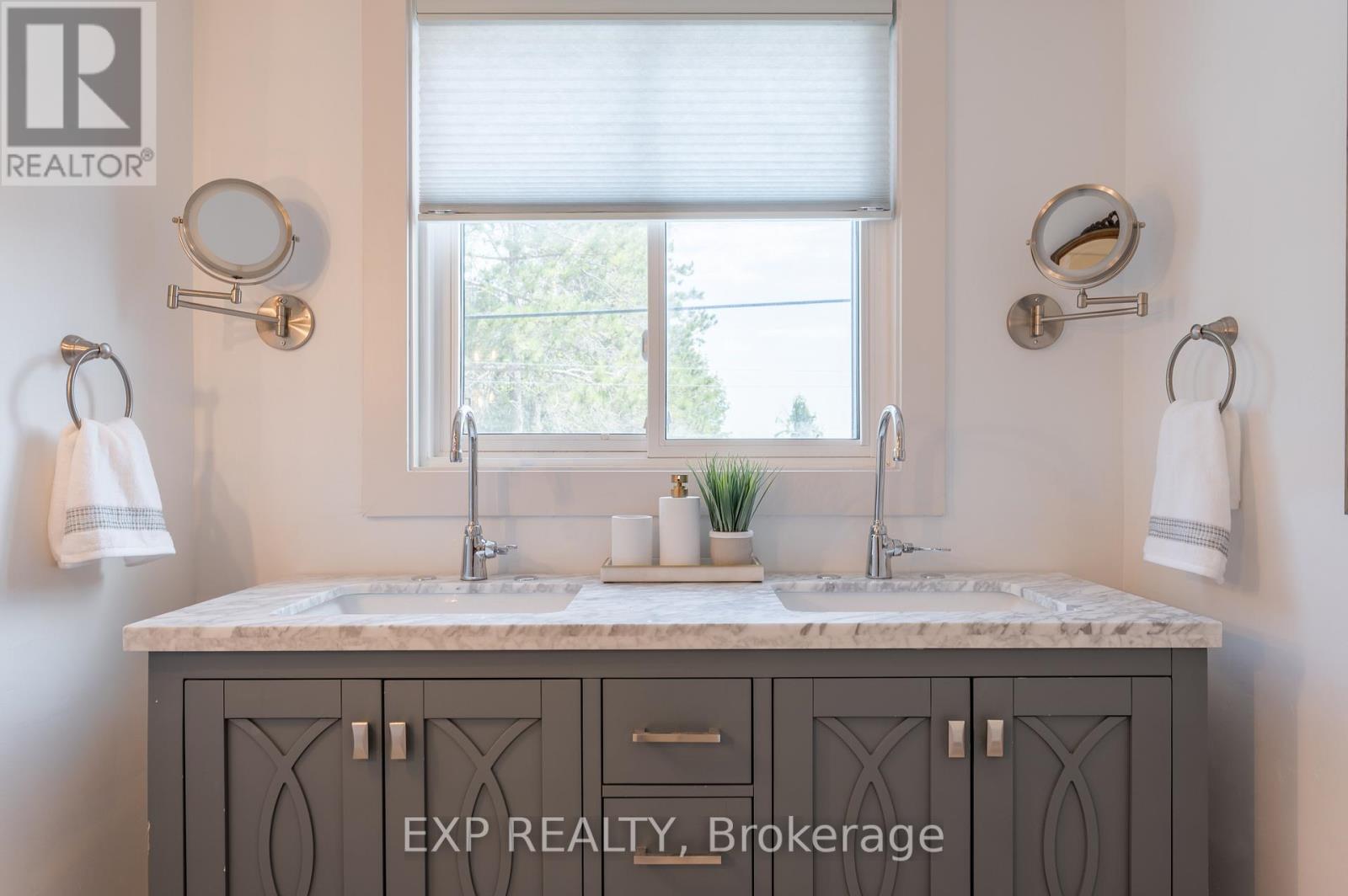 150 BAYVIEW DR