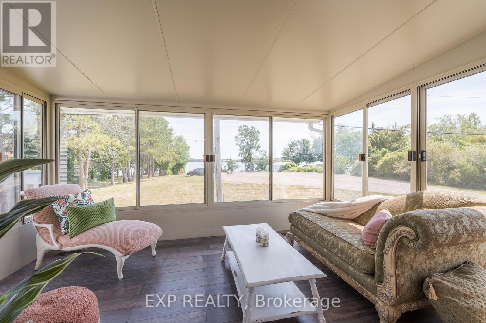 150 BAYVIEW DR