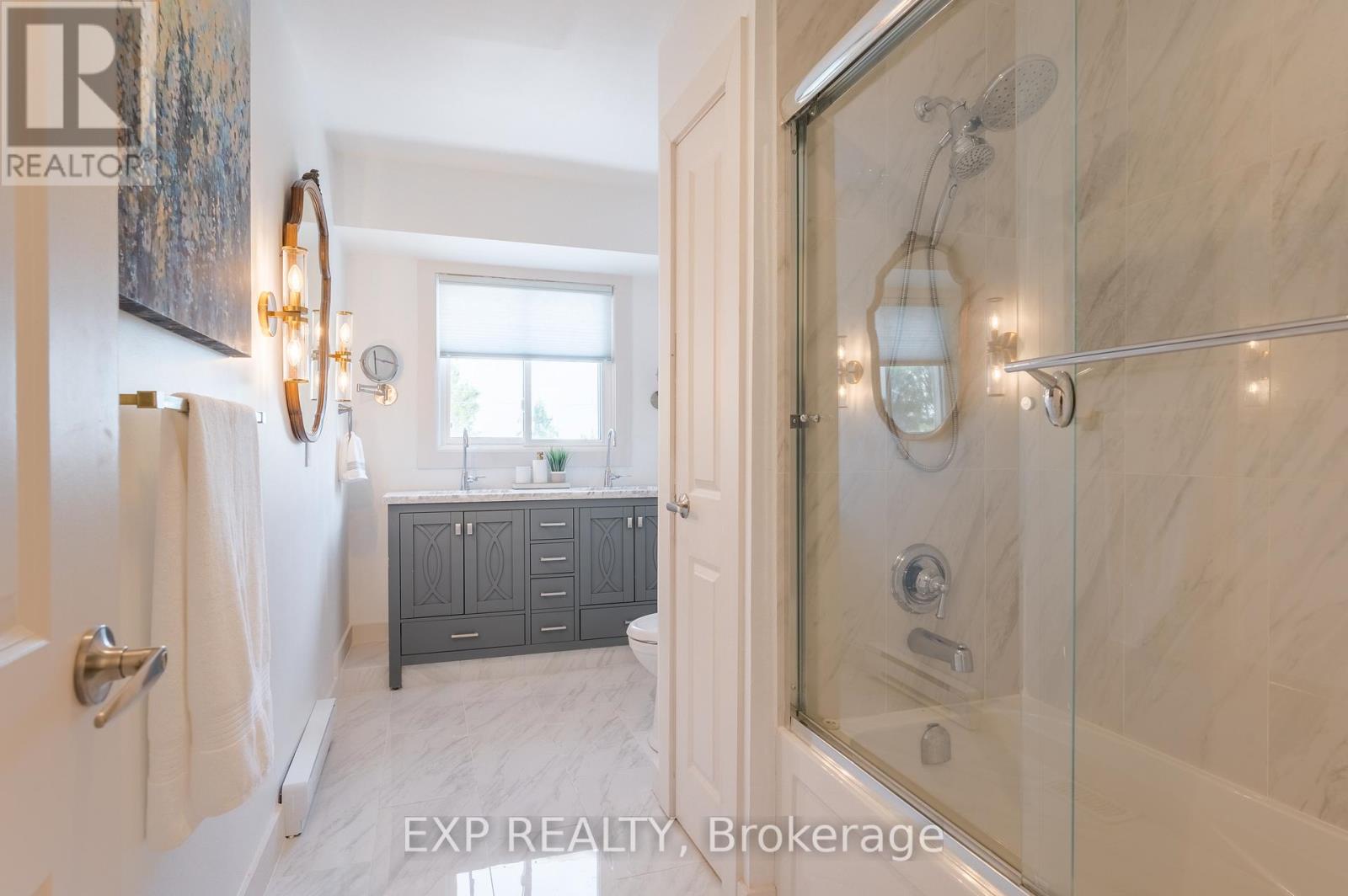 150 BAYVIEW DR