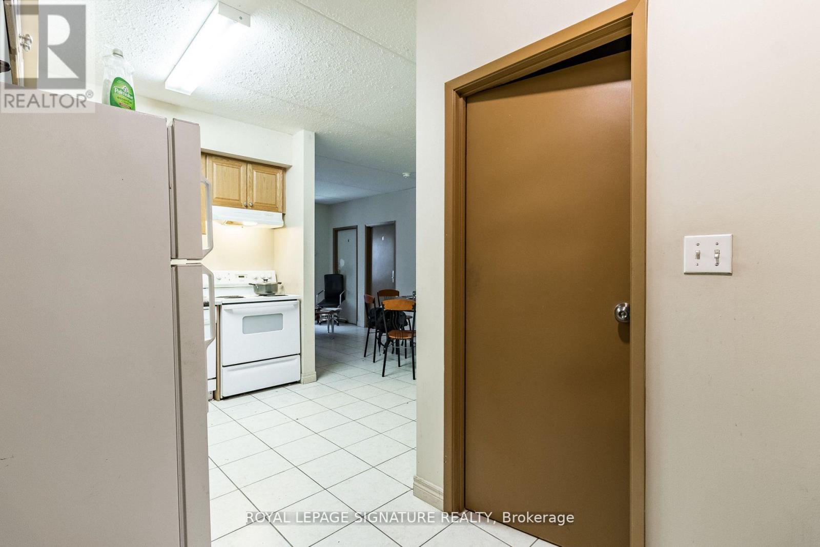 #101 -253 LESTER ST, #101