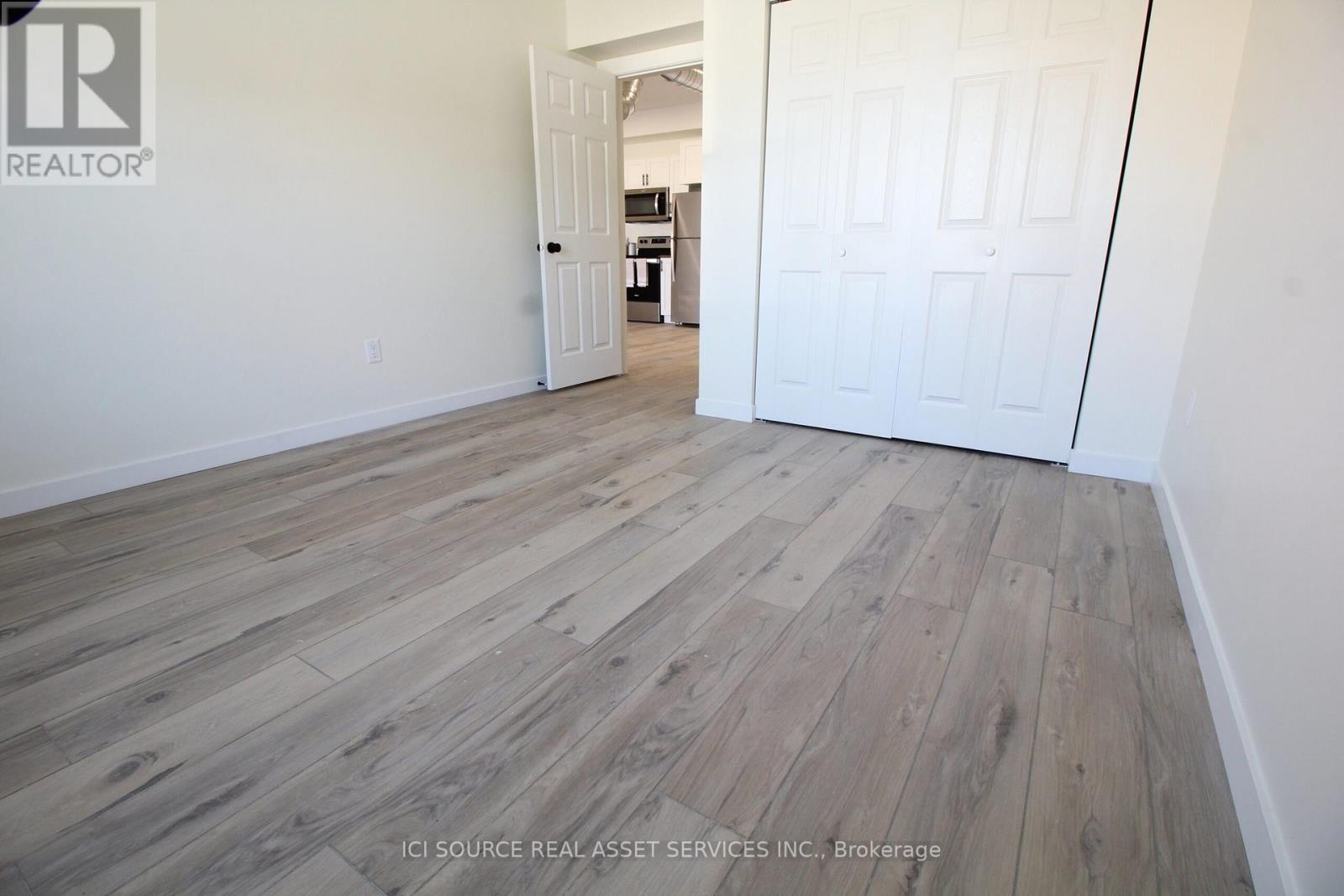 U 10 2 TALBOT ST S, #Unit 10