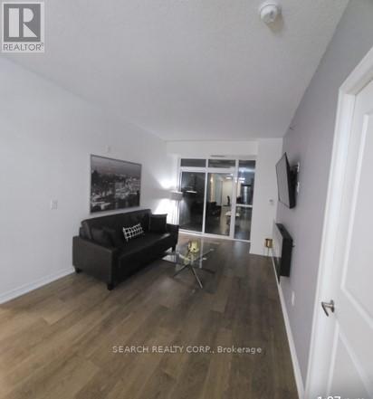 #802 -560 NORTH SERVICES RD, #802
